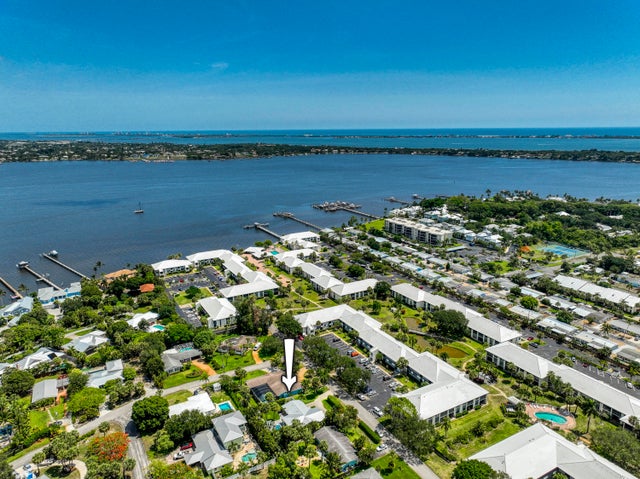 2 of 42 - 206 Se Wentworth Dr, Stuart, FL