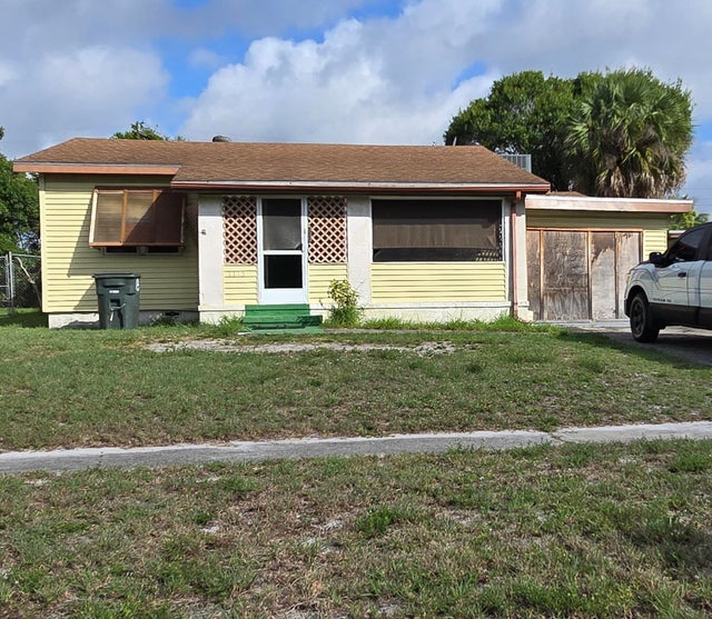 1 of 1 - 1115 Colonial Rd, Fort Pierce, FL