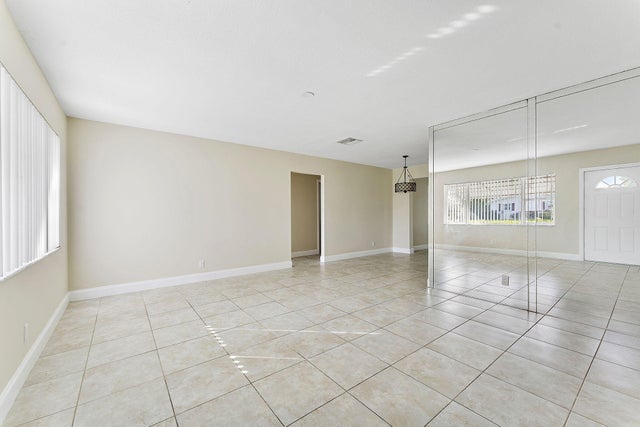 2 of 27 - 1904 Sw Golf Lane, Boynton Beach, FL