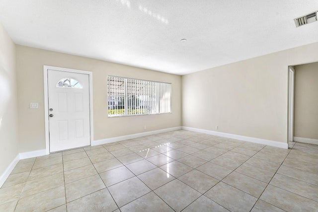 3 of 27 - 1904 Sw Golf Lane, Boynton Beach, FL