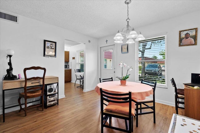 4 of 28 - 884 Worcester Lane, Lake Worth, FL