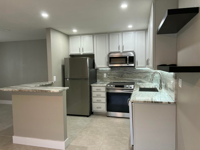 4 of 27 - 267 Flanders F, Delray Beach, FL
