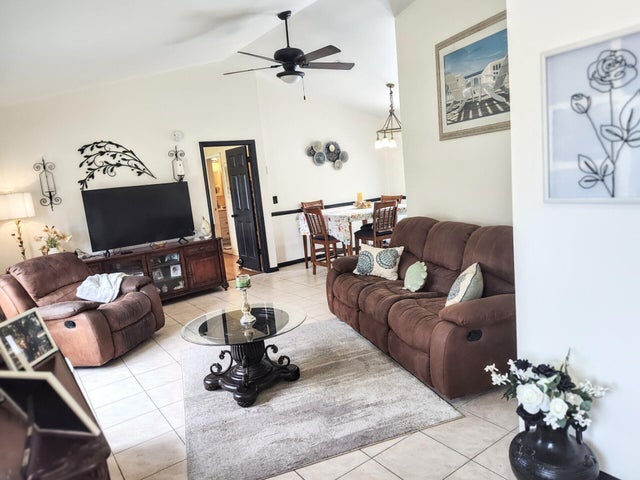 4 of 23 - 1514 Se Manth Lane, Port Saint Lucie, FL