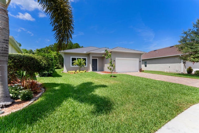 2 of 39 - 675 Ne Moss Rose Place, Port Saint Lucie, FL