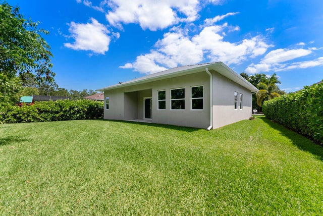 4 of 39 - 675 Ne Moss Rose Place, Port Saint Lucie, FL