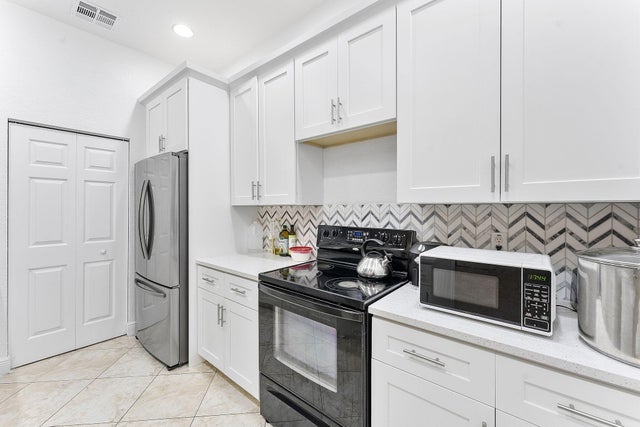 4 of 19 - 600 Nw 24th Avenue, Boynton Beach, FL