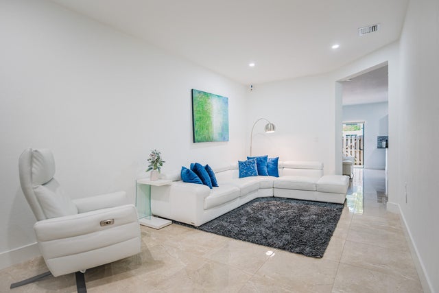 3 of 31 - 5405 Nw 27th Court, Margate, FL
