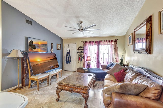 5 of 23 - 4296 Woodstock Dr #a, West Palm Beach, FL