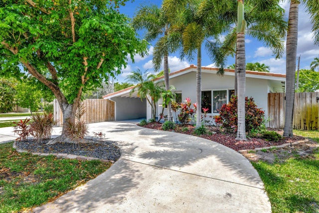 2 of 54 - 3792 Ne 19th Av, Oakland Park, FL