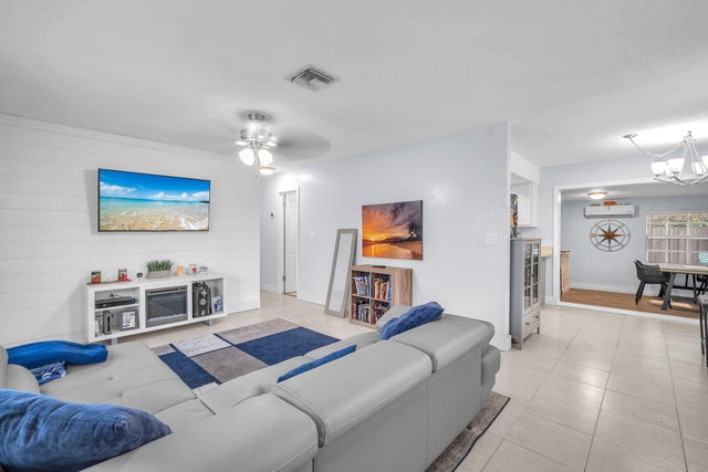 3 of 33 - 3314 Plaza Place, Lake Worth, FL