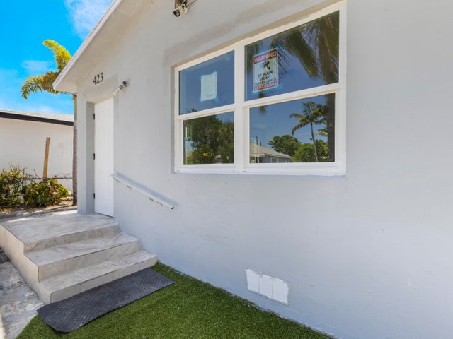 3 of 21 - 423 N F Street, Lake Worth Beach, FL