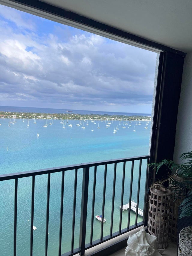 2 of 21 - 5600 N Flagler Dr #2309, West Palm Beach, FL