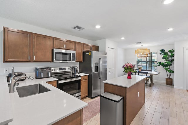 5 of 31 - 5050 Genove Pl, Riviera Beach, FL