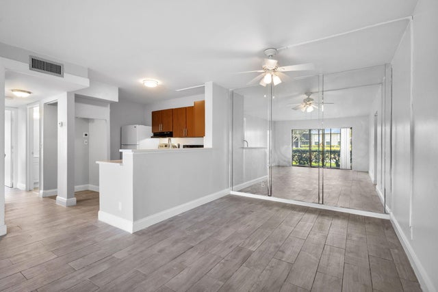 5 of 52 - 1011 Green Pine Blvd #g1, West Palm Beach, FL