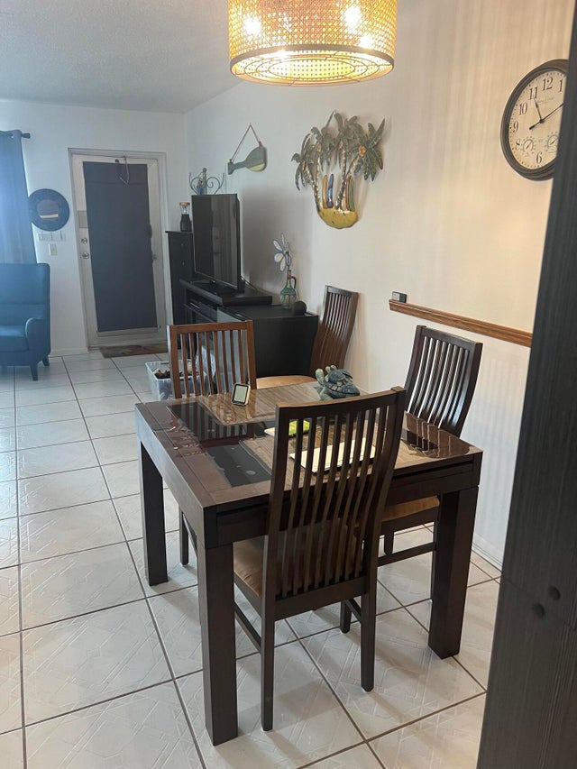 5 of 10 - 132 Berkshire F, West Palm Beach, FL