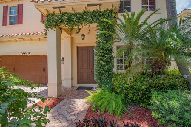 3 of 48 - 10689 Willow Oak Ct, Wellington, FL