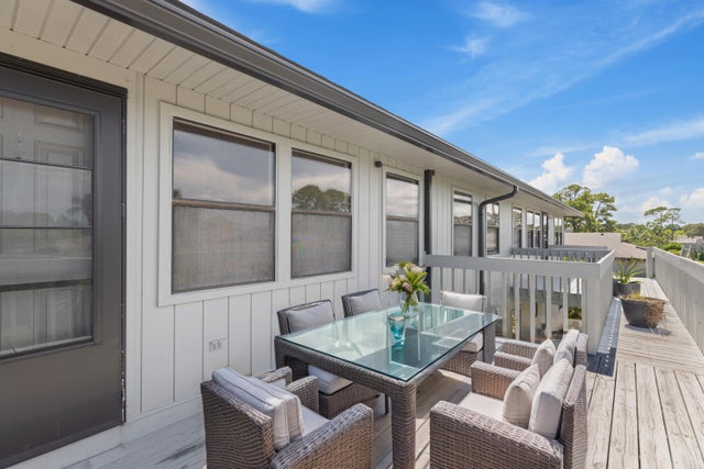 4 of 36 - 633 Centre Ct Sw #202, Vero Beach, FL
