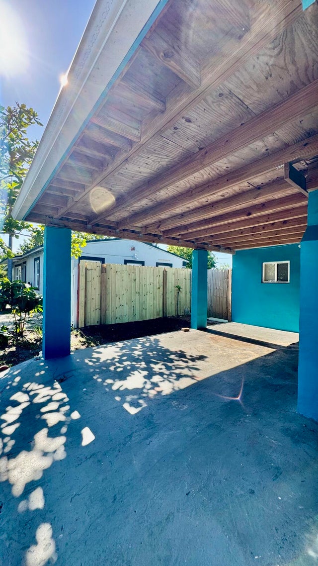 3 of 31 - 629 Troy Boulevard, West Palm Beach, FL