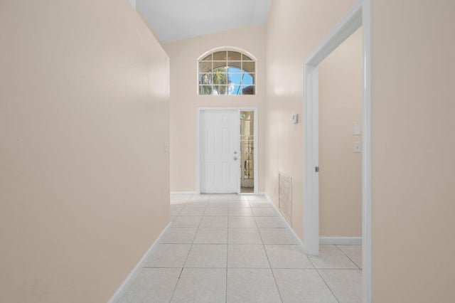 5 of 30 - 6980 Se Twin Oaks Circle, Stuart, FL