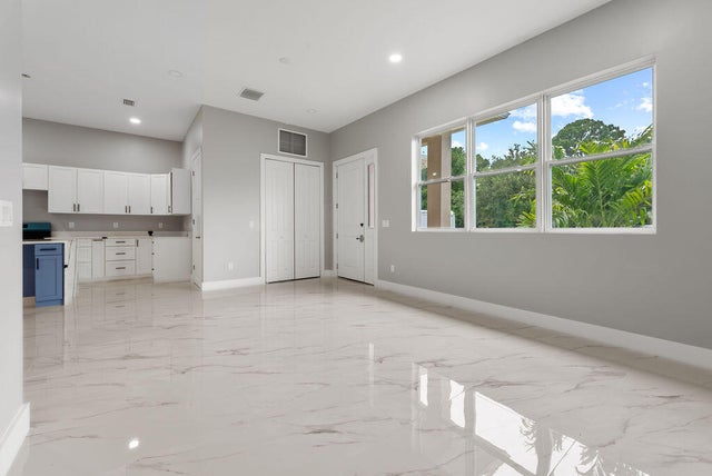 2 of 39 - 660 Ne Moss Rose Place, Port Saint Lucie, FL