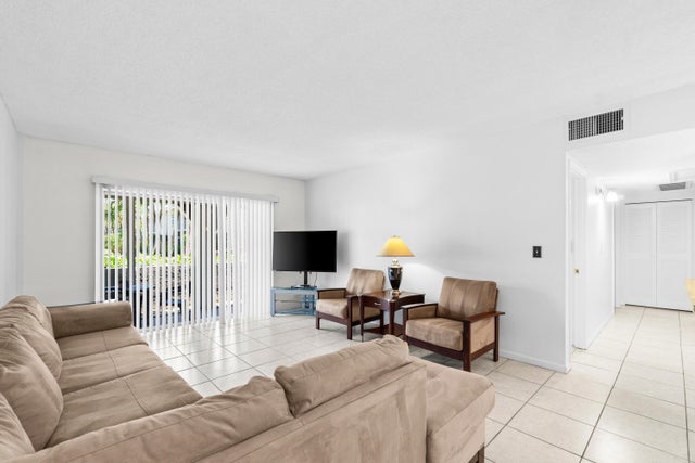 2 of 33 - 250 Ne 20th Street #1220, Boca Raton, FL