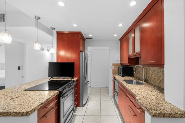 4 of 33 - 250 Ne 20th Street #1220, Boca Raton, FL