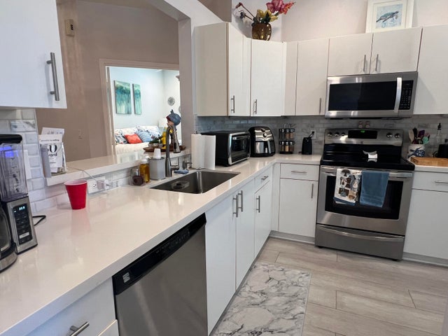5 of 16 - 9875 Crescent View Dr S, Boynton Beach, FL