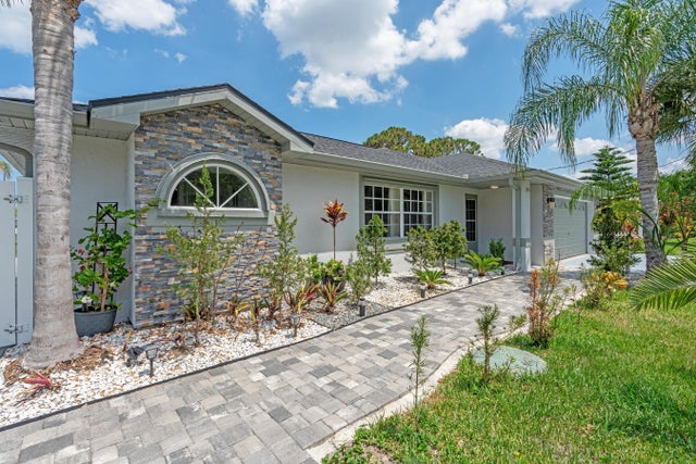 4 of 68 - 2471 Se Leithgow St, Port Saint Lucie, FL