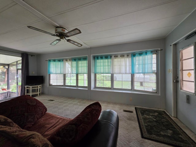 4 of 18 - 124 W Caribbean, Port Saint Lucie, FL