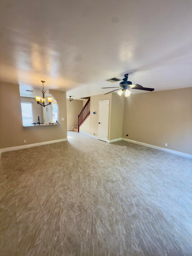 5 of 21 - 799 Hill Dr #f, West Palm Beach, FL