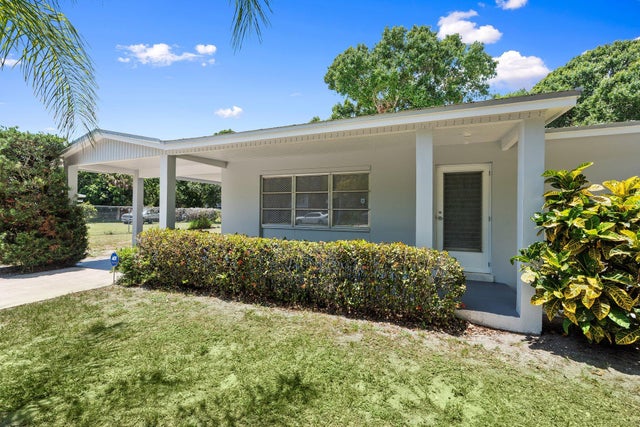 5 of 28 - 903 S 27th Street, Fort Pierce, FL