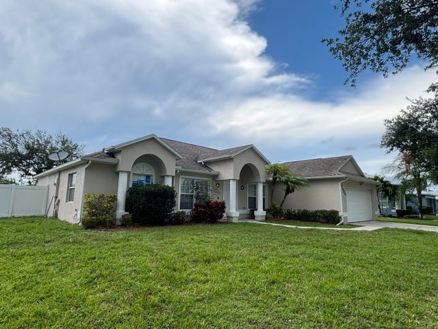 2 of 21 - 2606 N Serenity Cir, Fort Pierce, FL