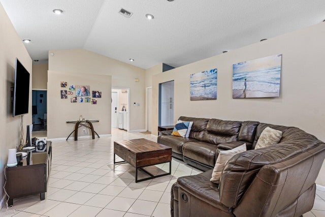 5 of 33 - 5350 Casa Real Drive, Delray Beach, FL