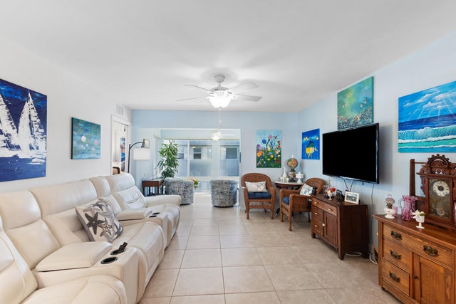4 of 24 - 7 Colonial Club Dr #300, Boynton Beach, FL