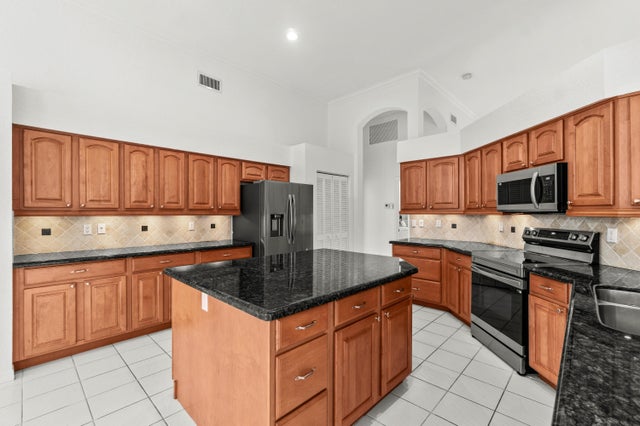 3 of 24 - 10111 Umberland Pl, Boca Raton, FL