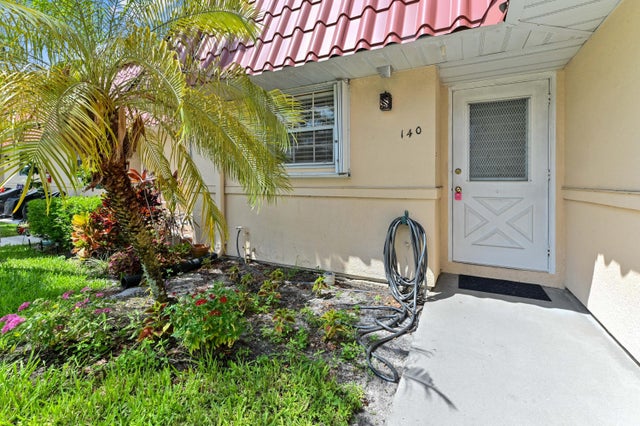 4 of 26 - 140 Amherst Lane, Lake Worth, FL