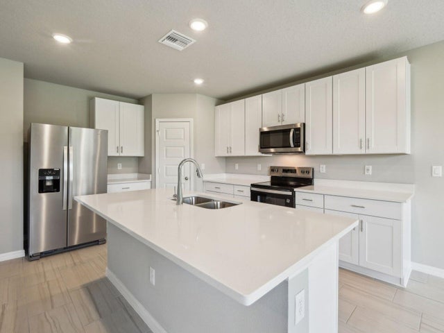 2 of 17 - 5413 Hampton Park Cir, Vero Beach, FL
