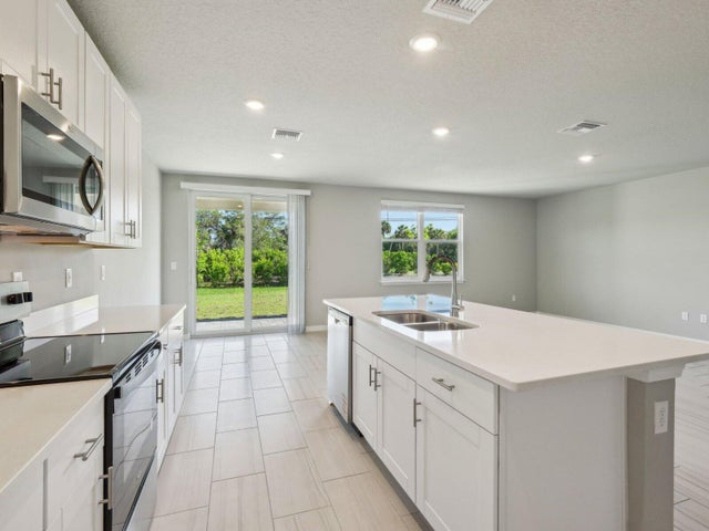3 of 17 - 5413 Hampton Park Cir, Vero Beach, FL