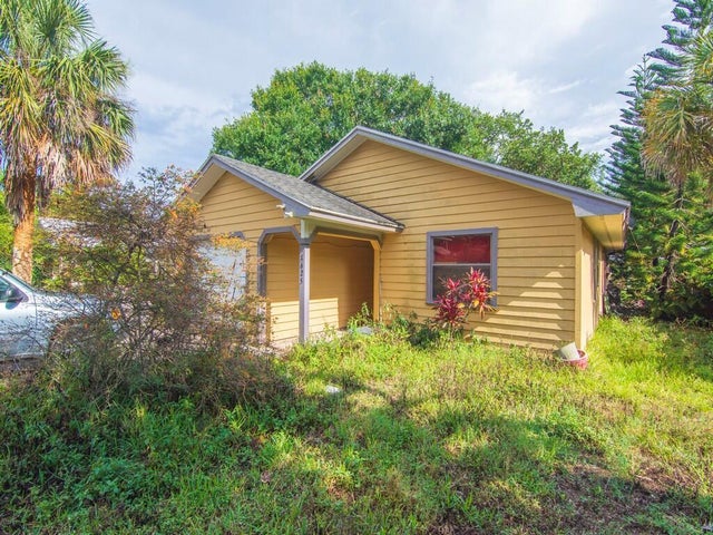 2 of 14 - 3625 2nd Lane, Vero Beach, FL