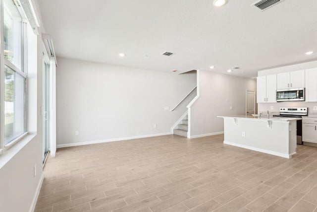 4 of 30 - 522 Salisbury Circle, Fort Pierce, FL