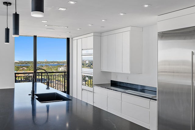 5 of 29 - 2427 Presidential Way #ph1, West Palm Beach, FL