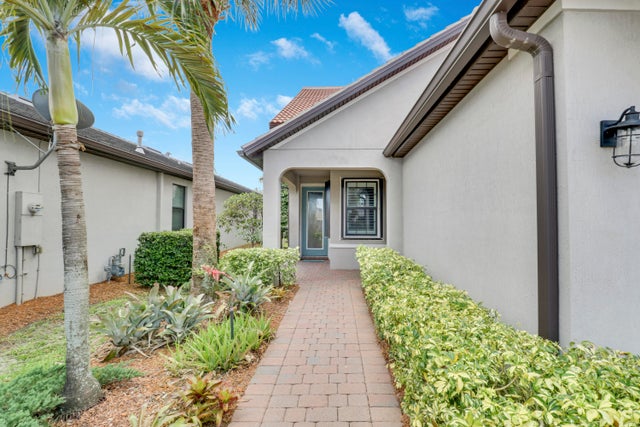 3 of 35 - 568 Se Monet Drive, Port Saint Lucie, FL