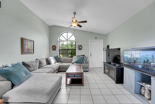 4 of 39 - 2849 Sw Pierson Rd, Port Saint Lucie, FL