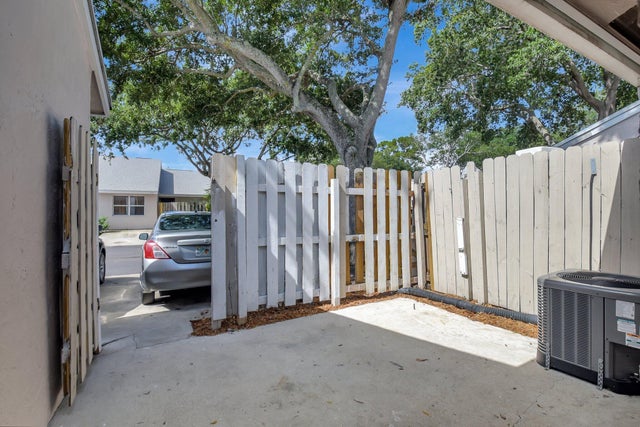 5 of 35 - 5171 Glencove Lane, West Palm Beach, FL