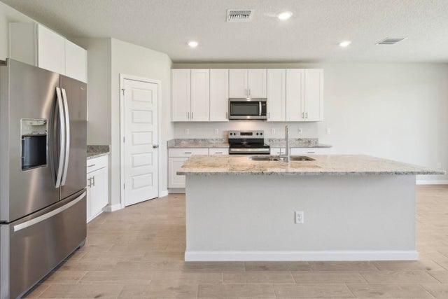 3 of 18 - 5405 Hampton Park Cir, Vero Beach, FL