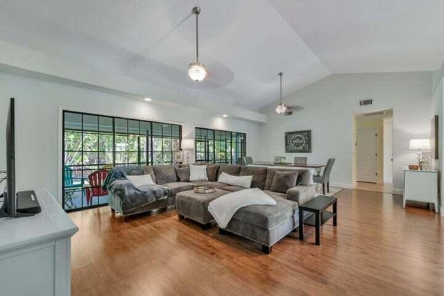 5 of 30 - 10510 Se Jupiter Narrows Drive, Hobe Sound, FL