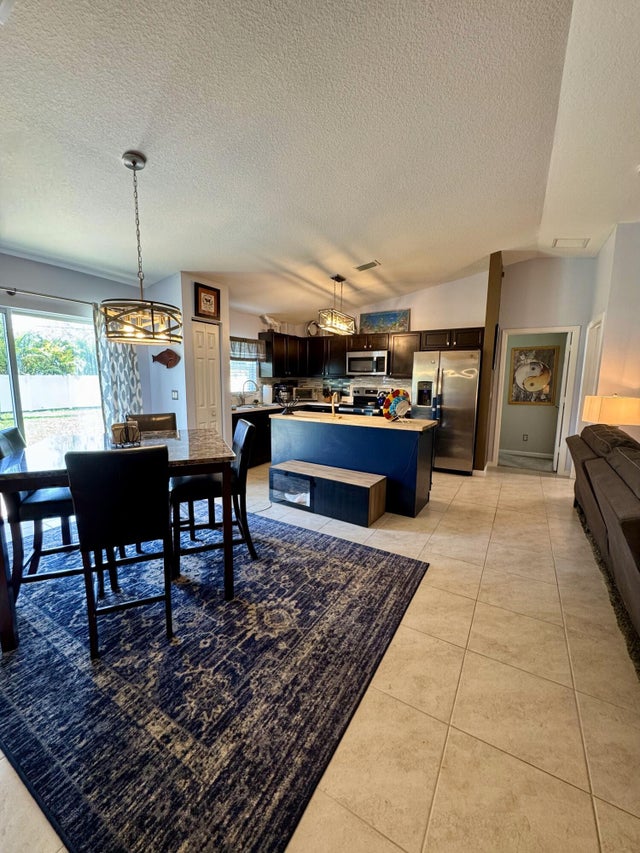 5 of 30 - 1526 Sw Mercedes Av, Port Saint Lucie, FL