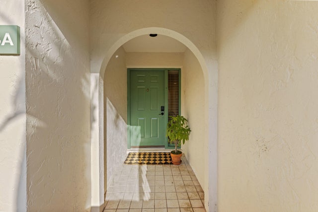 2 of 39 - 23 Lexington Lane W #a, Palm Beach Gardens, FL
