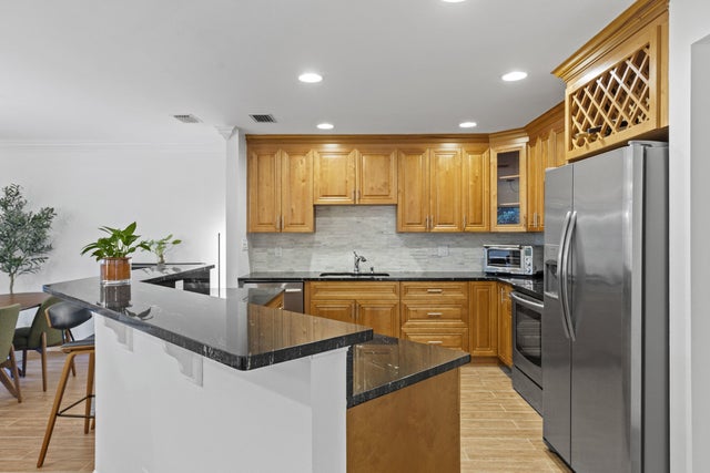 5 of 39 - 23 Lexington Lane W #a, Palm Beach Gardens, FL