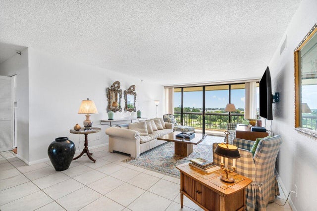 2 of 57 - 1900 Consulate Place #402, West Palm Beach, FL